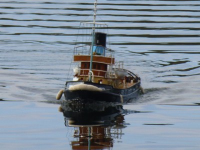 The tug &quot;Imara&quot; at speed