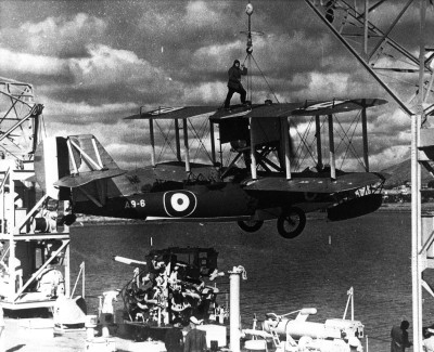 Sea Gull III being loaded on to Albatross 1930 large.jpg