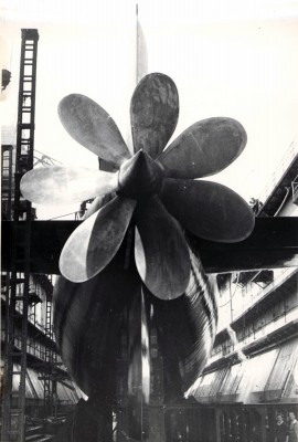 Early Courageous Propeller.jpg