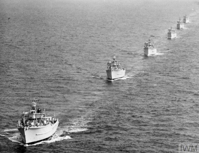 MEDITERRANEAN MINESWEEPERS. 1 OCTOBER 1955.jpg