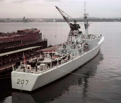 HMCS-Skeena--DDH-207---II---commissioning--1957-.jpg