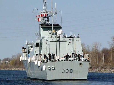 HMCS-Halifax-5-2-03-km894.jpg