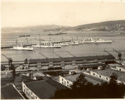 YORK AND CHILEAN FLEET SEPT 1934.jpg